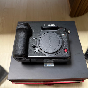 s1h + panasonic 24-105 f4