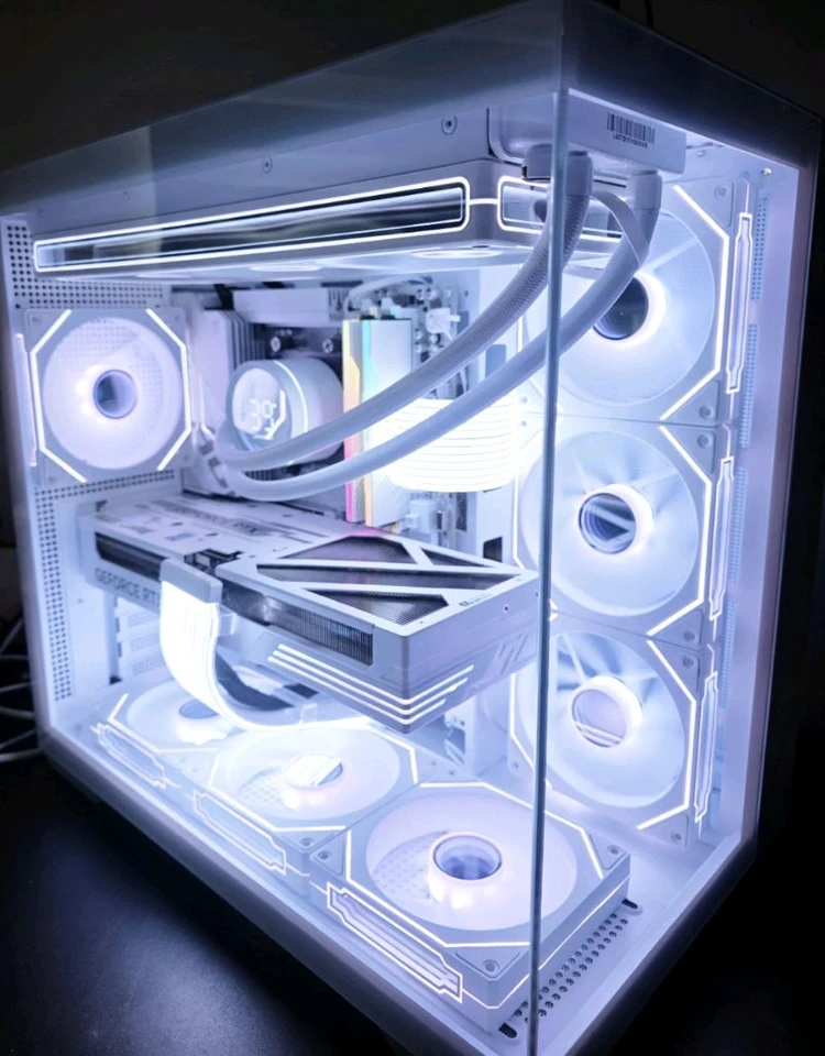 라이젠7 9800X3D RTX5080 화이트 새상품PC - 안심되는 중고거래