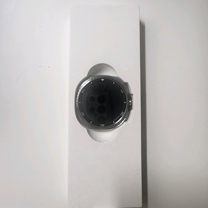 갤럭시워치 8 클래식 블랙 46mm 팝니다.