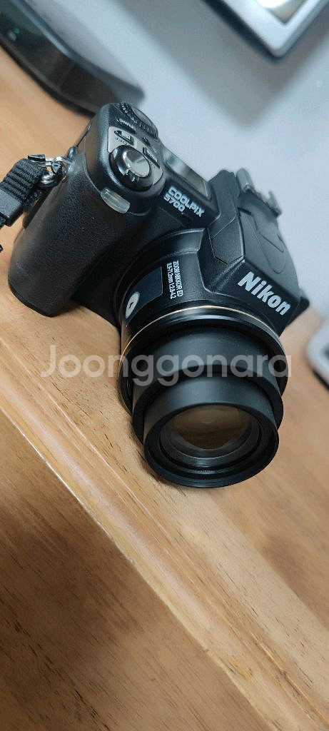 # 니콘 nikon 쿨픽스 5700 하이엔드 셀프 디카--5
