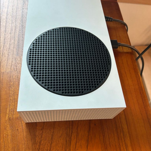xbox series s 및 둠 컨트롤러 등