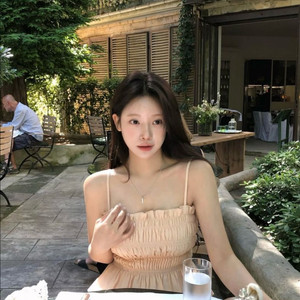 Leeds 리즈 더위시 | 바네사 스모크 프릴탑(애프리