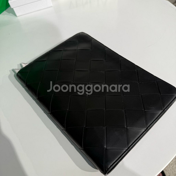 [보증서O]보테가베네타 인트레치아토 도큐먼트 클러치--2