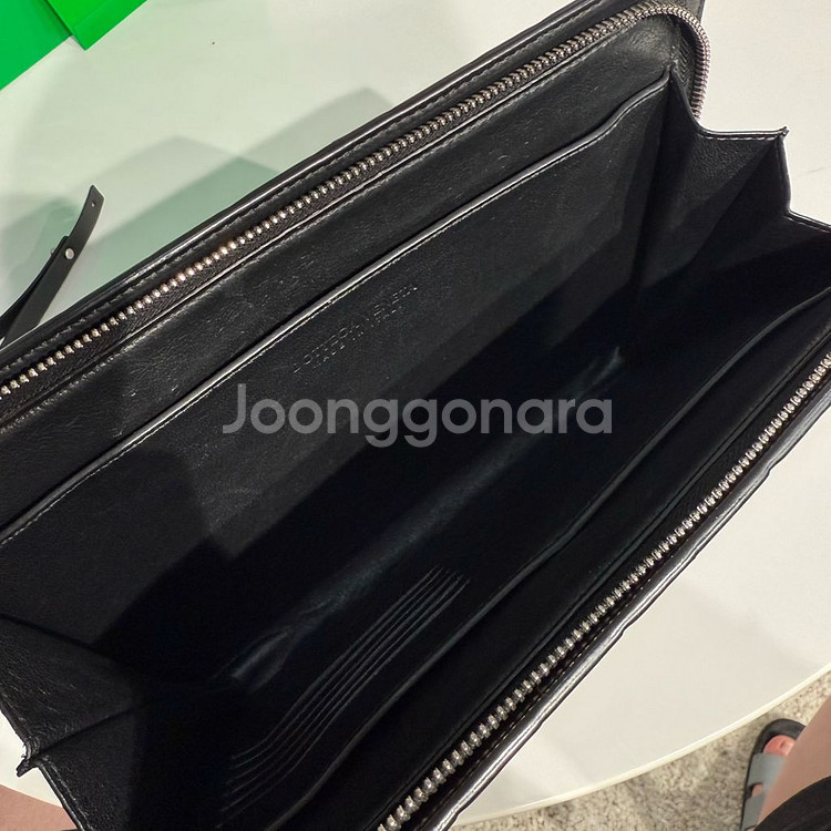 [보증서O]보테가베네타 인트레치아토 도큐먼트 클러치--4