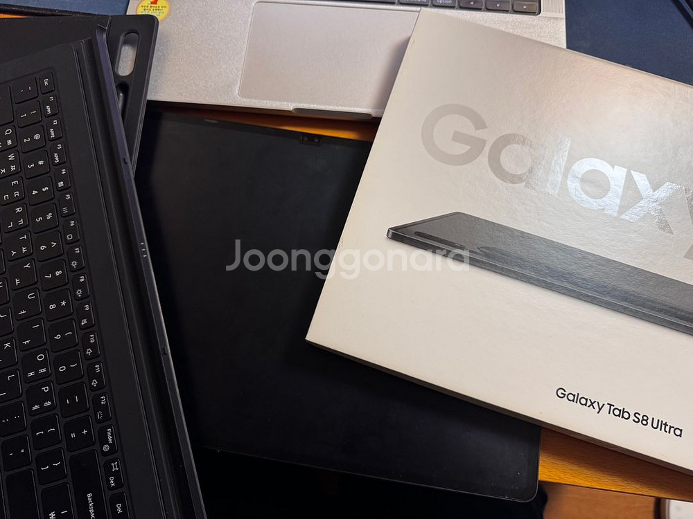 갤럭시탭 S8 울트라 256GB + 정품 키보드 커버--0