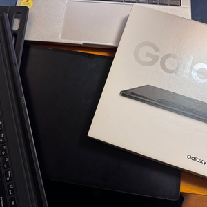 갤럭시탭 S8 울트라 256GB + 정품 키보드 커버