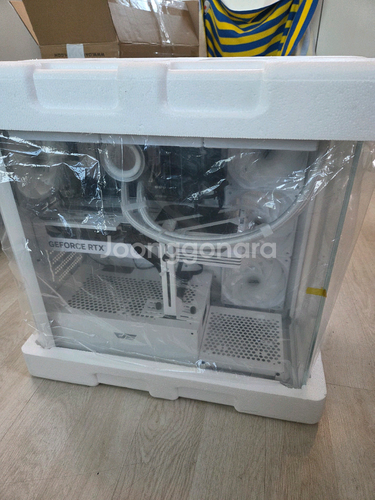 게이밍PC 9800X3D RTX5080 수냉 미사용--3