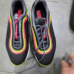 디스커버리 운동화 270