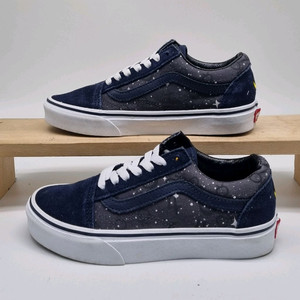 반스 세일러문 스니커즈225 이미지