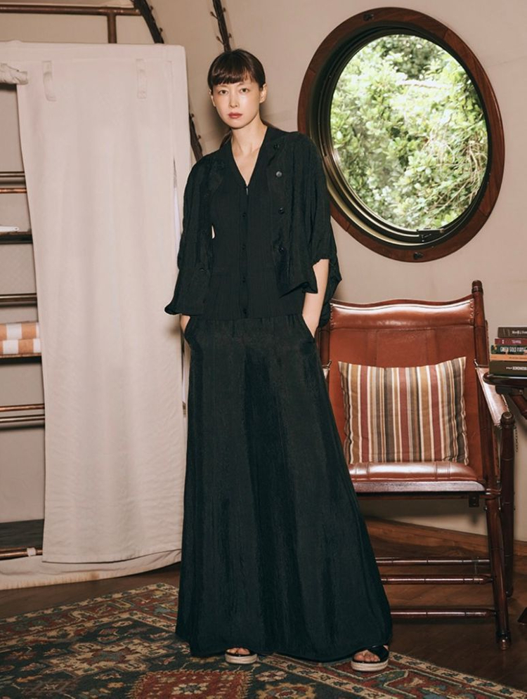 지스튜디오 25SS 아세테이트 플레어 팬츠 이미지