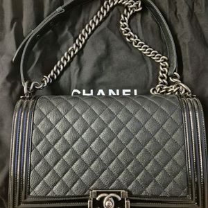 보이 샤넬 시즌 미듐 캐비어