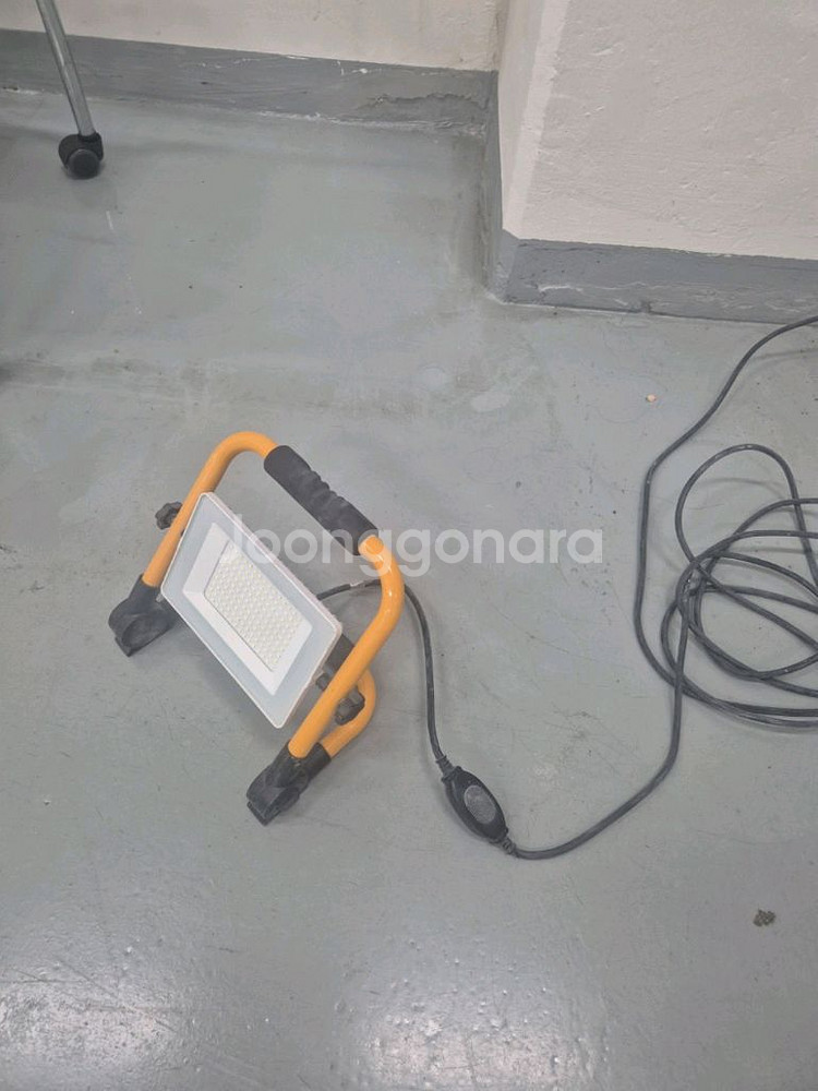 비츠온 접이식 투광등--3