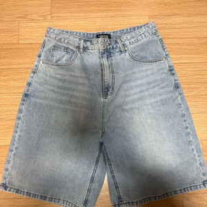 토피 하프 데님팸츠 라이트블루