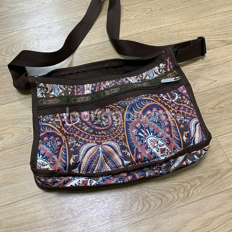 Lesportsac 레스포삭 패턴 크로스백--1