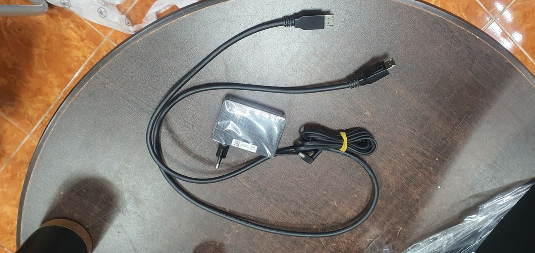 삼성 커브드144 QHD 32인치입니다 이미지