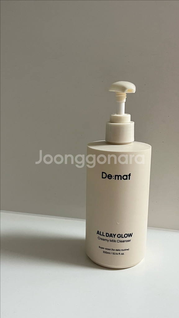 디마프 올데이 글로우 크리미 밀크 클렌저 300ml--2