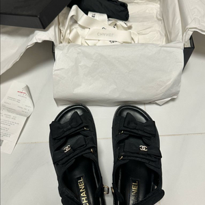 샤넬 리본 벨크로 샌들 G39820