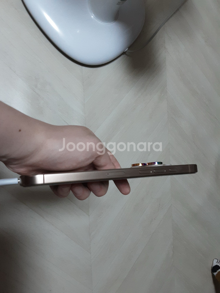 아이폰16프로맥스 256기가 팝니다--3
