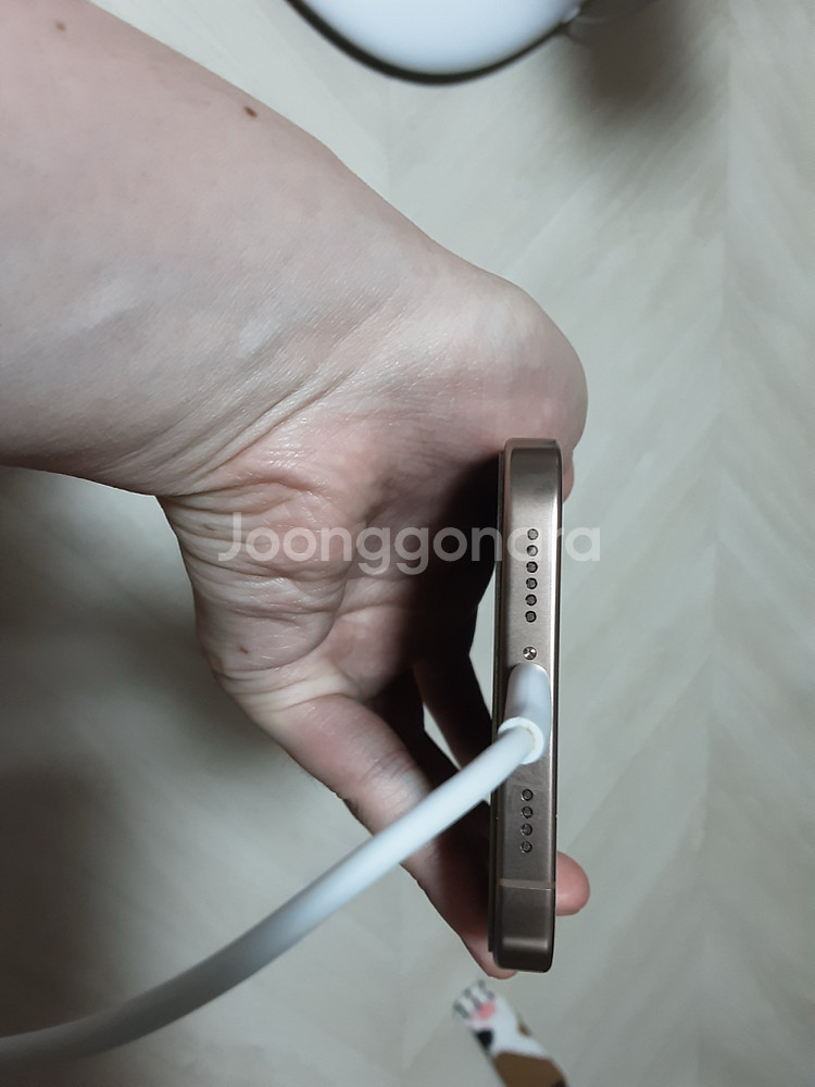 아이폰16프로맥스 256기가 팝니다--4