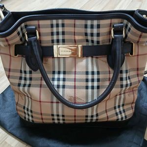 BURBERRY 여성 라지 레더 가방