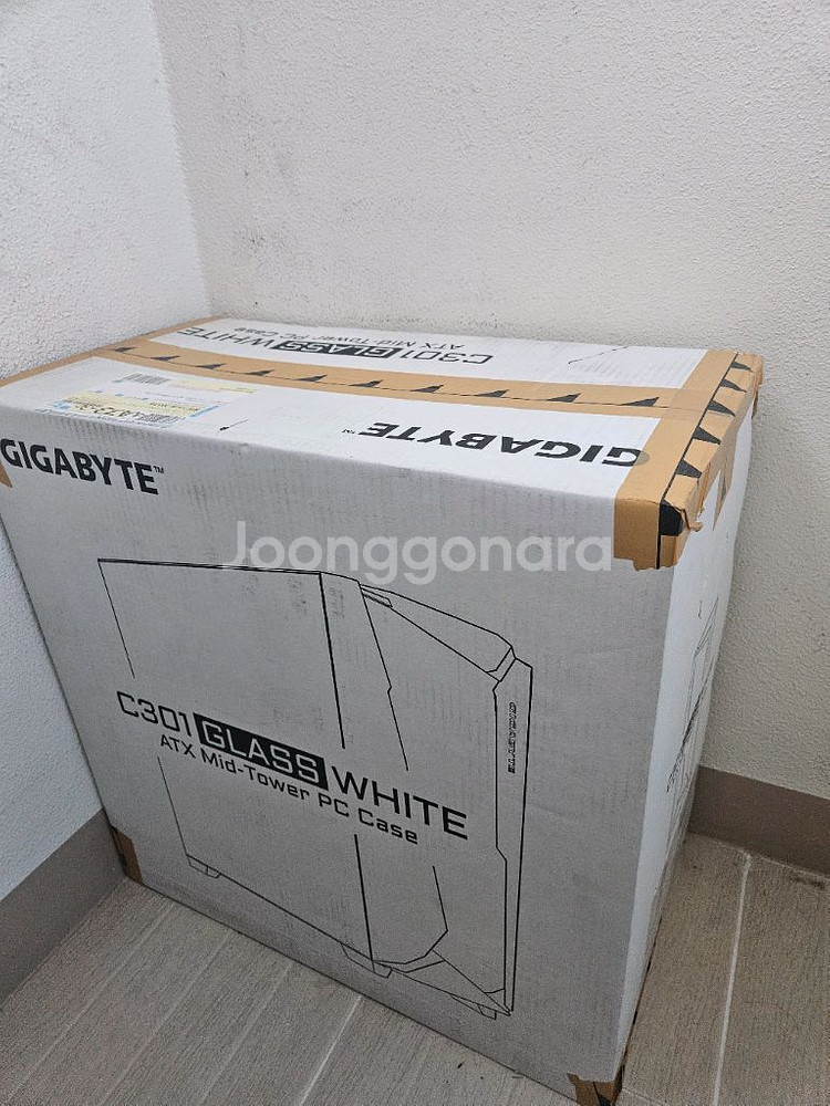 기가바이트 c301 화이트케이스 미개봉팝니다!~--0