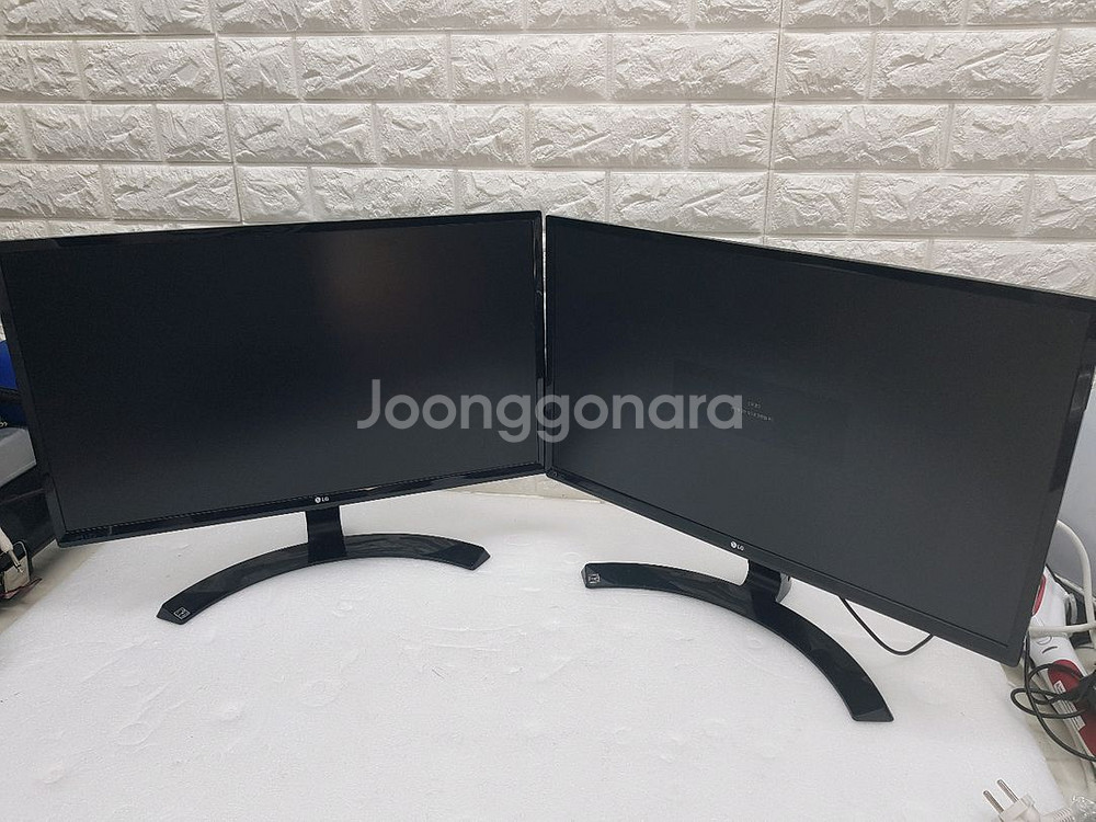 LG 24인치 LED 모니터 입니다--0