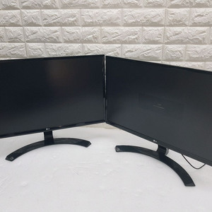 LG 24인치 LED 모니터 입니다