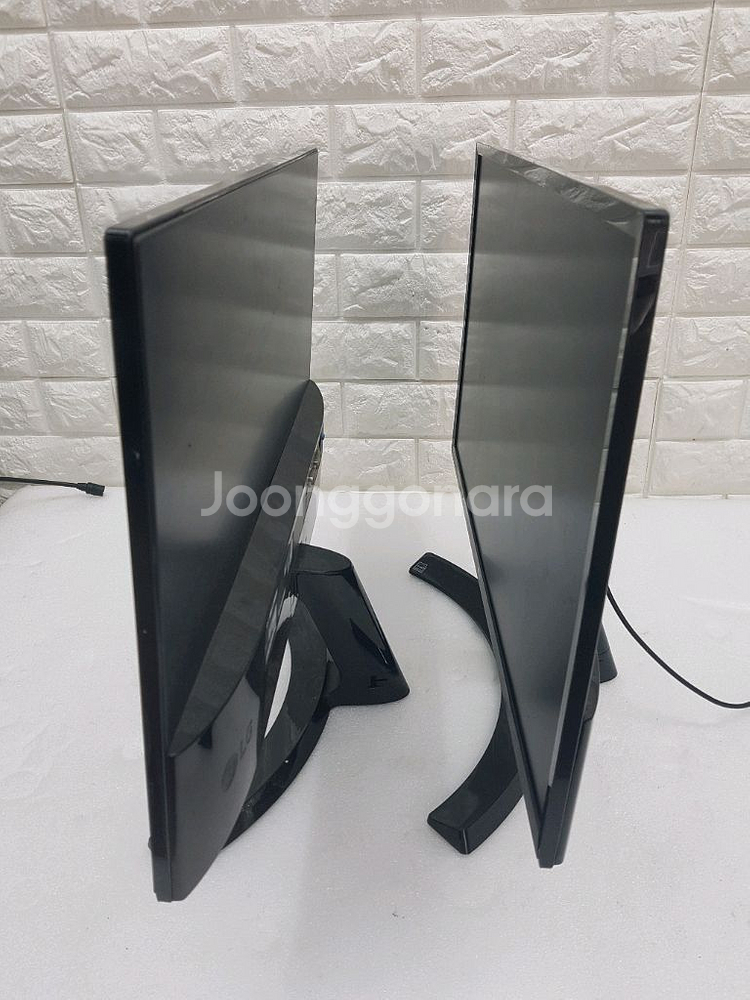 LG 24인치 LED 모니터 입니다--2