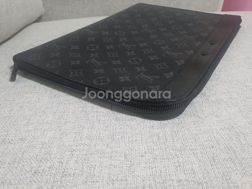 루이비통 모노그램 이클립스 포쉐트주르 클러치백--3