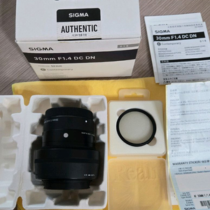 시그마30mmF1.4 렌즈(소니E마운트)