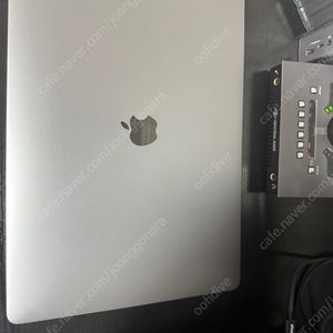 2019년형 맥북 프로 16인치 1TB 팝니다.