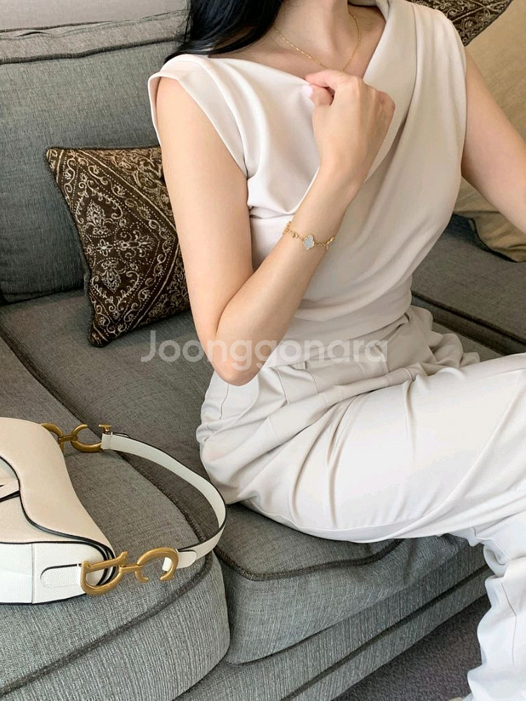 옆셔링 드레이프 나시 블라우스 *원가판매--8