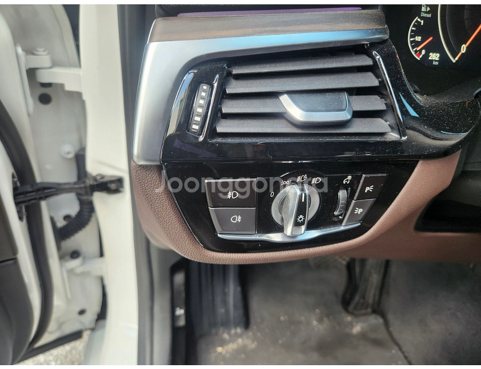 BMW 520d--8