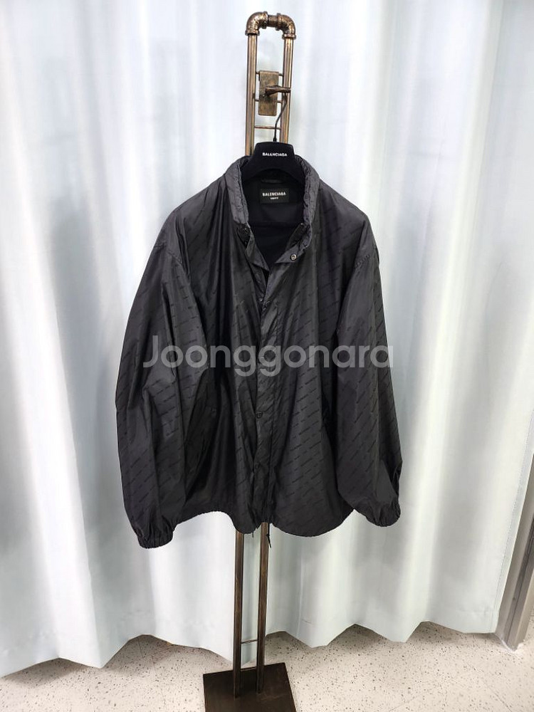 발렌시아가 멀티로고 올 레인 블랙 자켓 M/105--3