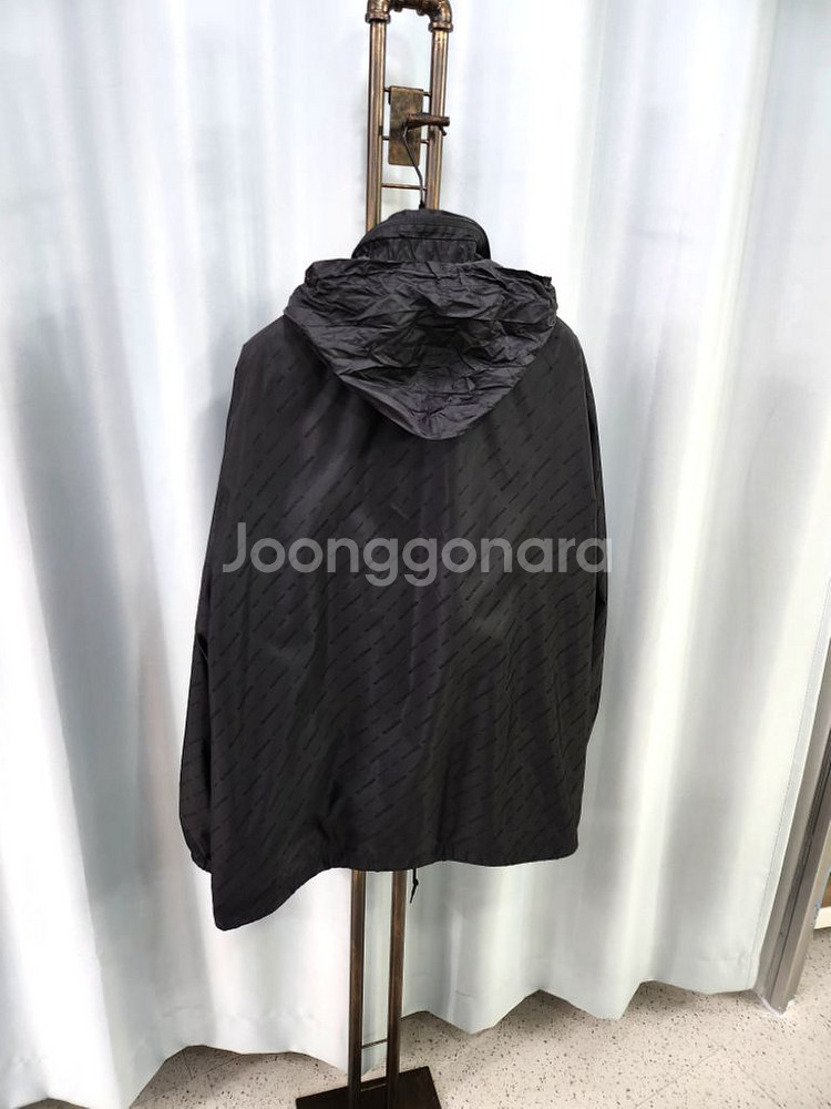 발렌시아가 멀티로고 올 레인 블랙 자켓 M/105--7