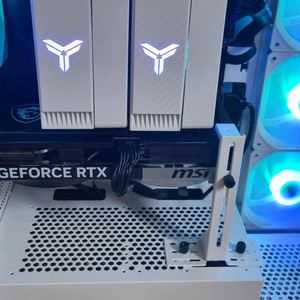 AMD 7800X3D RTX 5070 32gb 1TB