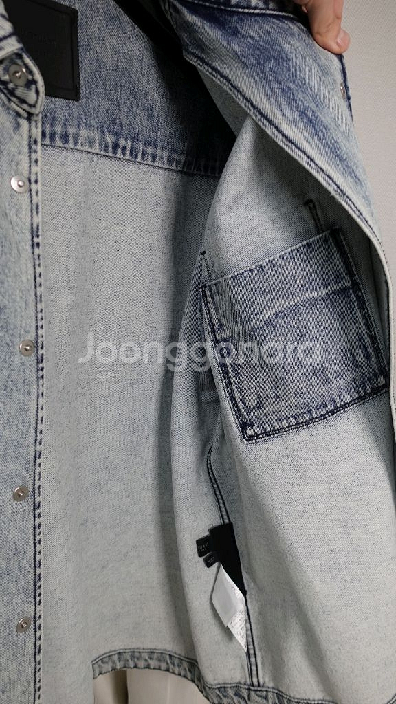 (M) 질스튜어트 22FW 솔리드데님셔츠--4