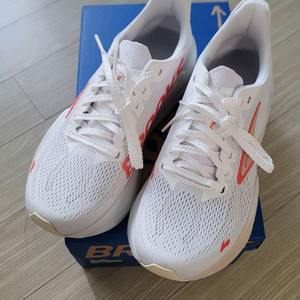 브룩스 러닝화 Hyperion Max 2 여성 225