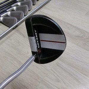 오딧세이 퍼터 O-Works R-Line 33인치