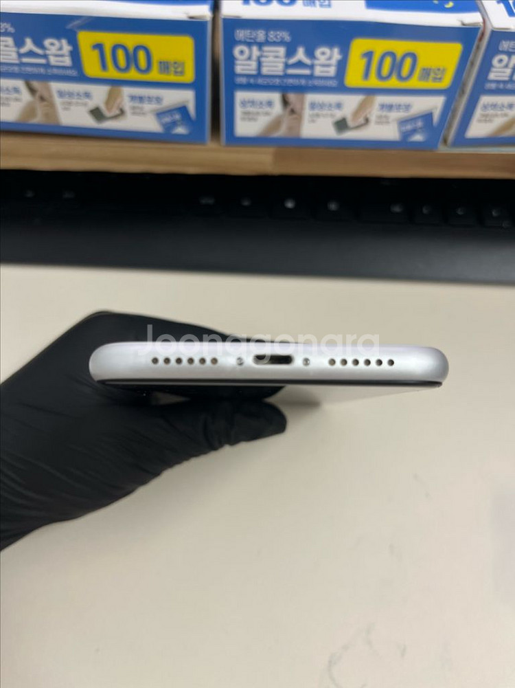 아이폰Xr 64G 화이트 S급!--3
