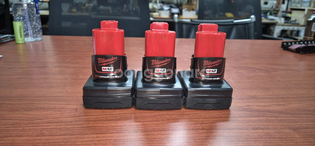 밀워키 탄창형 M12 6.0Ah 배터리 3개--4