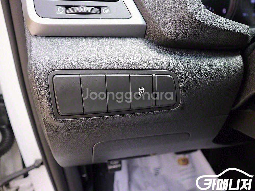 [현대]올뉴투싼 디젤 1.7 2WD 스마트 (5인승)--9