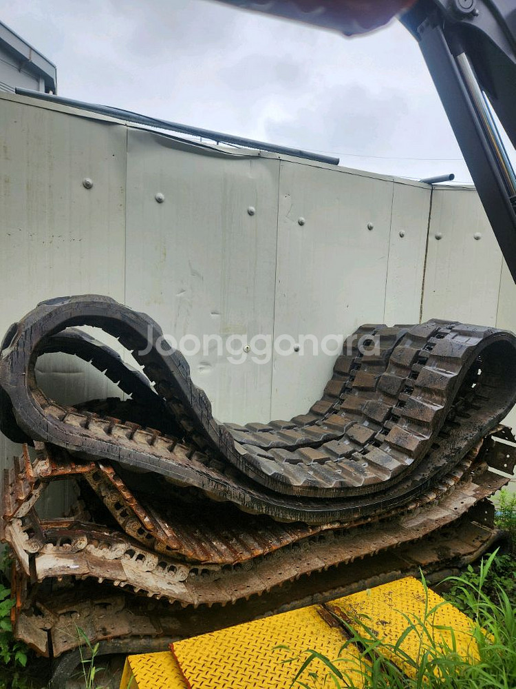 얀마 05 SV100 일본 오리지널 순정 고무트랙--1