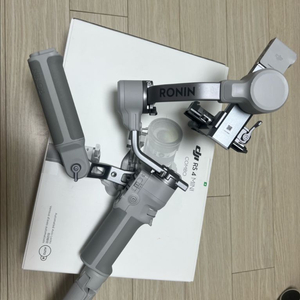 DJI RS 4 Mini 콤보 짐벌