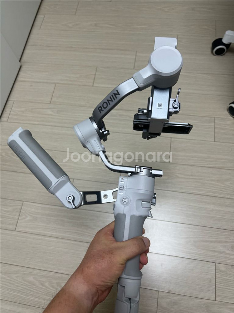 DJI RS 4 Mini 콤보 짐벌--3