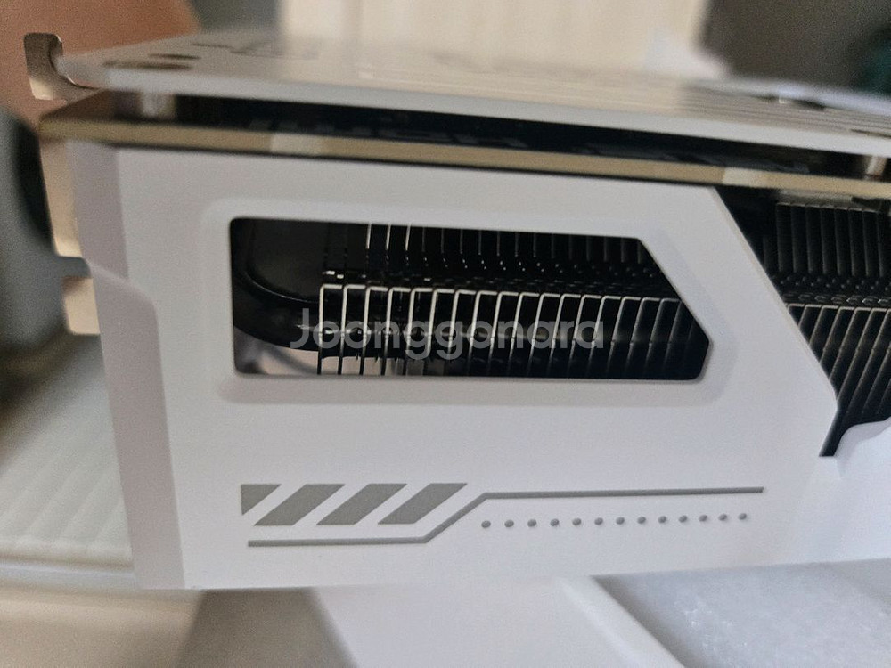 (평택)RTX 5070 Ti TUF 게이밍 OC 화이트--6