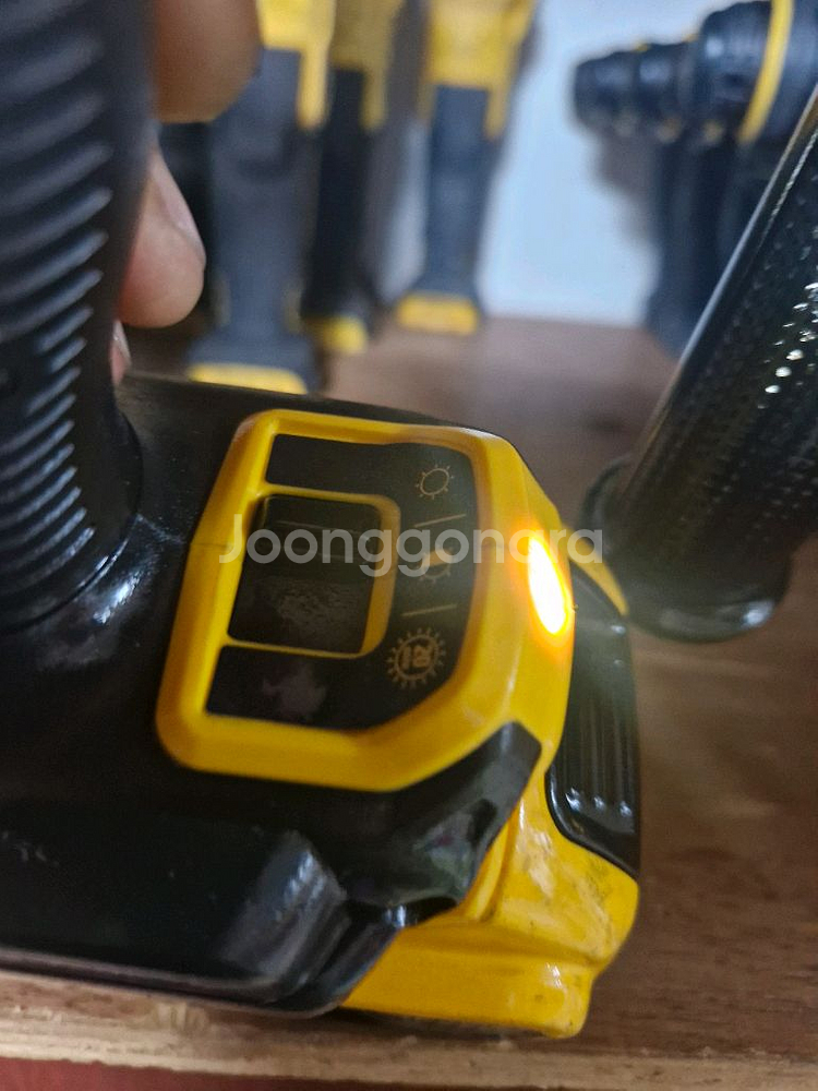 디월트충전함마드릴DCD999 플렉스볼트어드밴스 수퍼토크--2