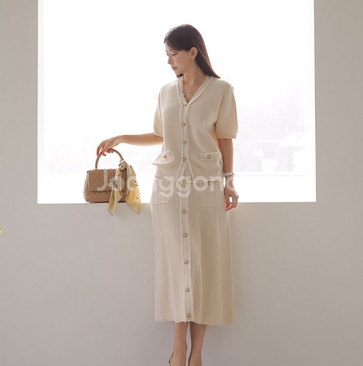 새상품) 6만 트위드 니트 가디건 + 니트 스커트 세트--2