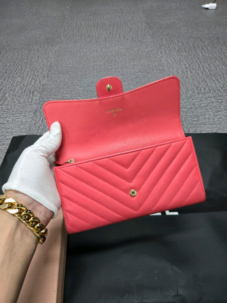 [특가][정품]샤넬 쉐브론 장지갑 코랄 핑크--4