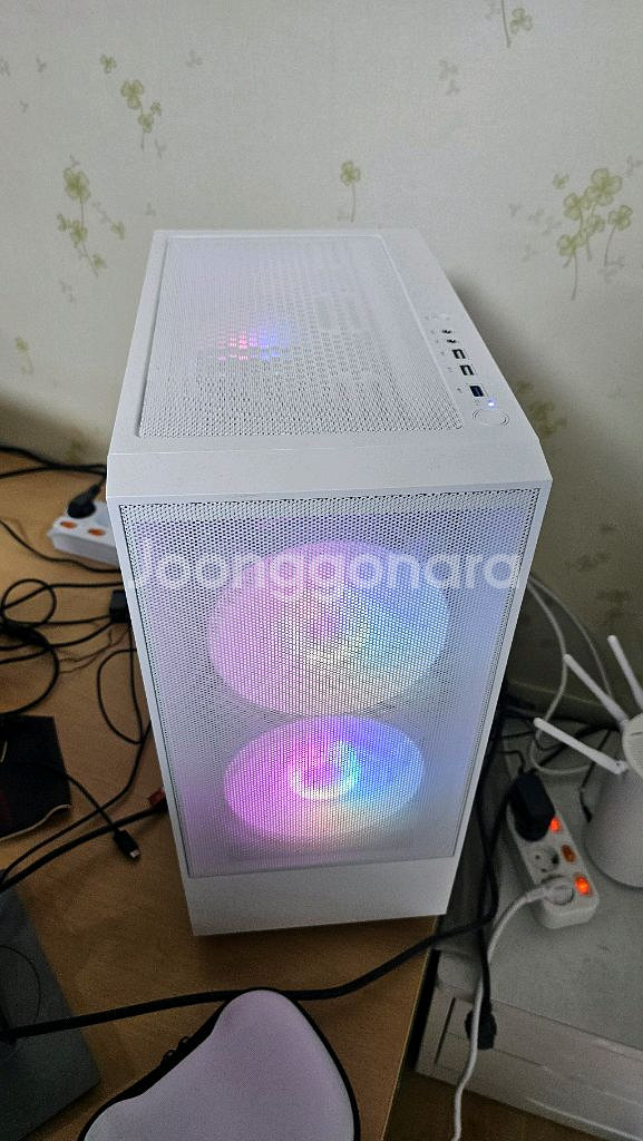 14600kf / 4060ti 본체 팝니다.--1